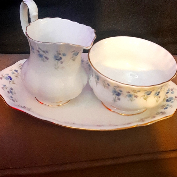 Royal Albert Other - Vintage Royal Albert "Memory Lane" cream sugar tray